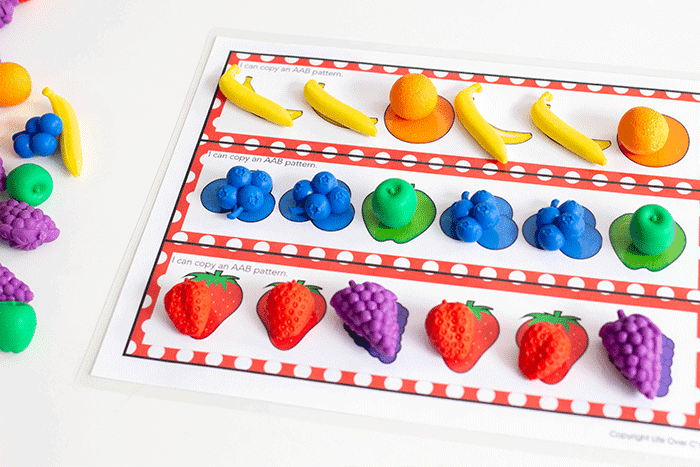 copy an aab pattern with fruit math counters. kindergarten math center for patterns.