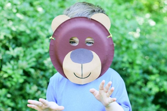 – Life Over C's Bear animal mask made from paper plate for animal theme activity plans