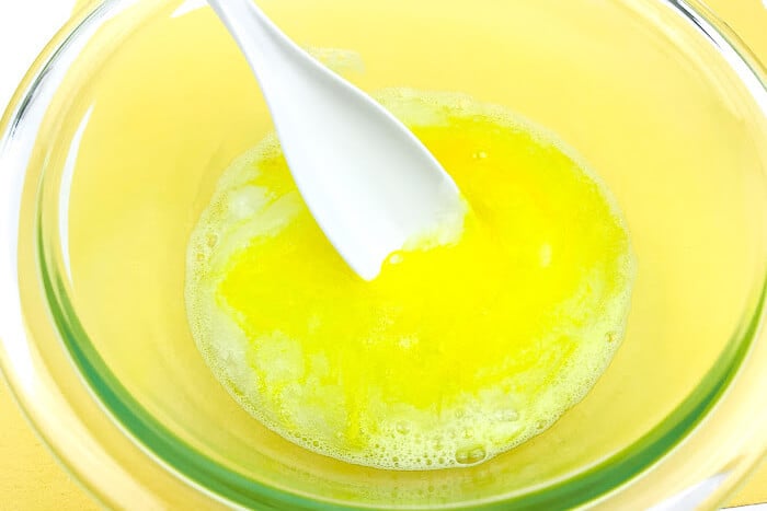 bee theme slime recipe sensory activity for preschool spring theme.