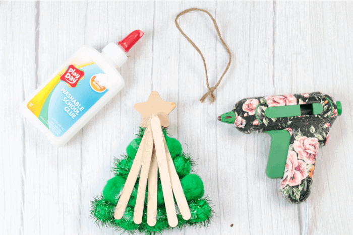 3 Easy Last Minute Christmas Pom Pom Crafts To Make