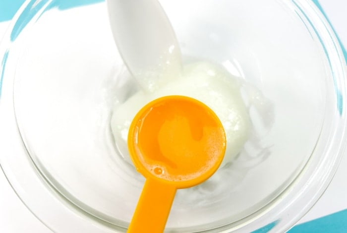 add contact solution to the glow in the dark glue.
