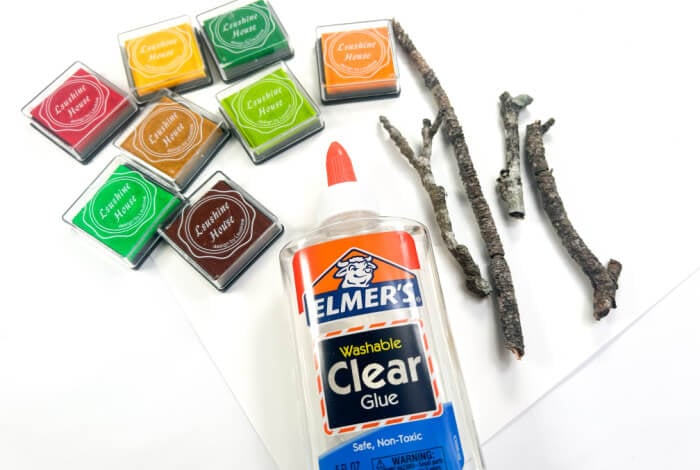 materials for the fall tree art project.